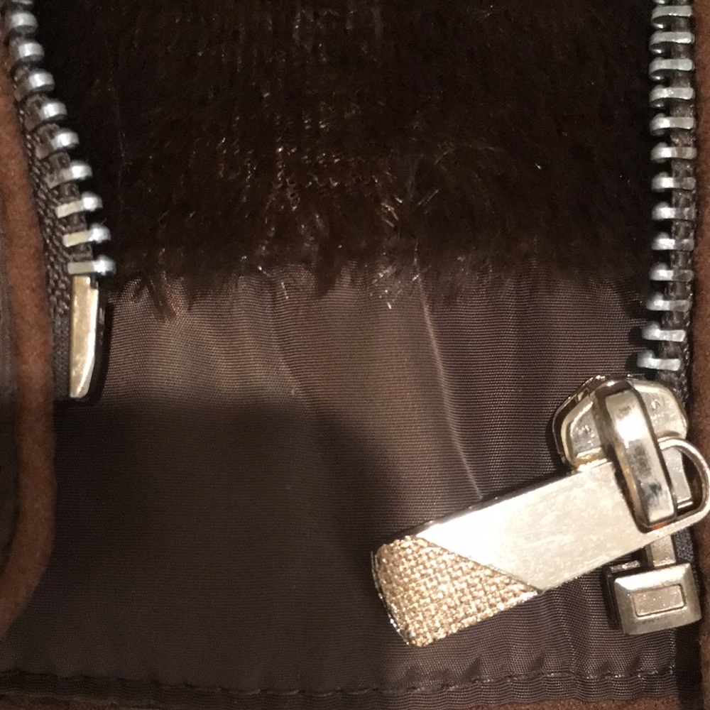 Vest - Picture 3 of 8